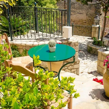 Conte Rari فيلة *